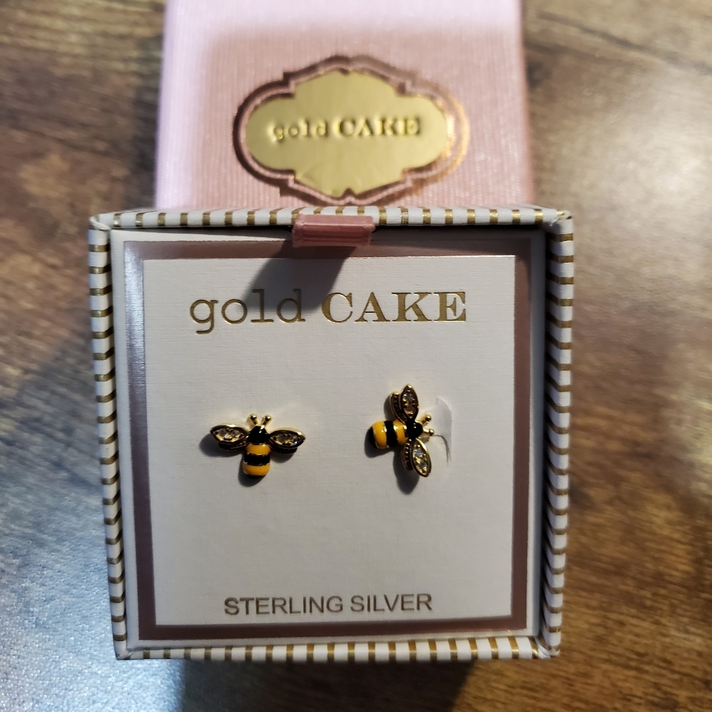 Gold Cake Bee Earrings